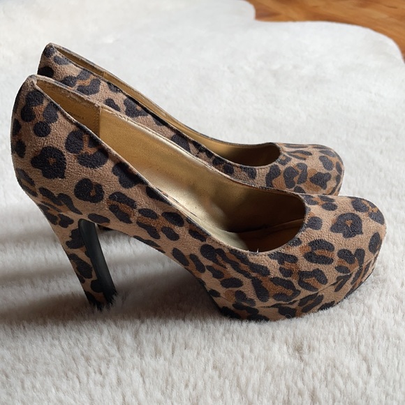 Mossimo | Leopard Print Platform Heels | 7.5 - Picture 4 of 15